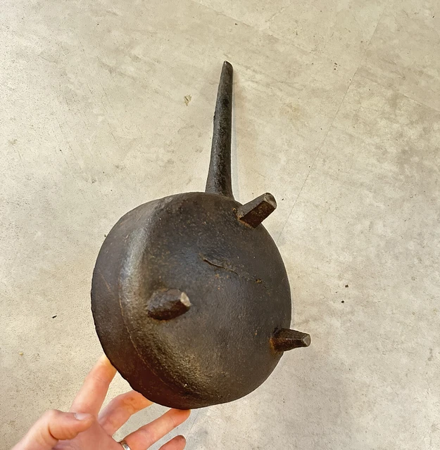 Footed cast iron senser pan hand forged antique Smelter ? Posnet 1800s