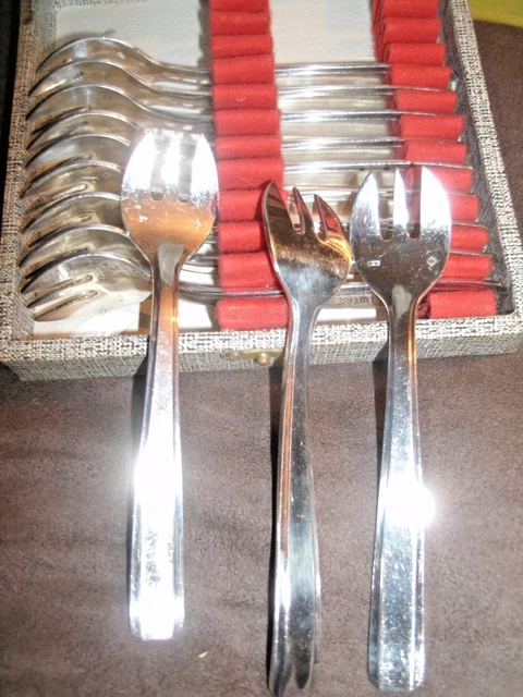 9 Fourchettes à Huîtres Christofle – Métal Argenté – Modèle Rubans – Occasion Parfait état