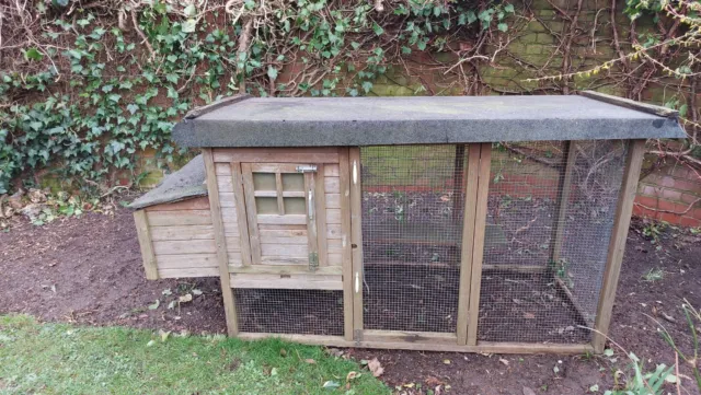 Chicken coop hen house poultry run for 2-3 chickens wood used