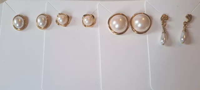 Restposten VINTAGE X4 Ohrringe durchbohrt Kunstperle Perlen Tropfen/Nieten Goldton hübsch.