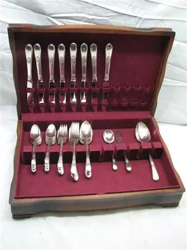 1847 Rogers Bros Silver Plate Flatware Adoration 52 pcs Silverplate w/Box E