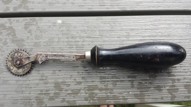 ANCIEN OUTIL DE Cordonnier ? Modiste ? A Voir EUR 29,90 - FR