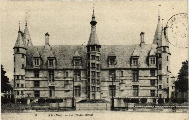 CPA NEVERS - Le Palais ducal (355635)