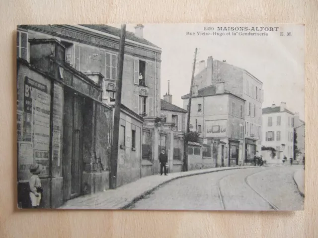 Cpa Houses Alfort (94) Victor Hugo Street And The National Gendarmerie