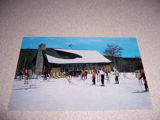 1950s SPLIT ROCK LODGE & CLUB SKI AREA, LAKE HARMONY PA. VTG POSTCARD