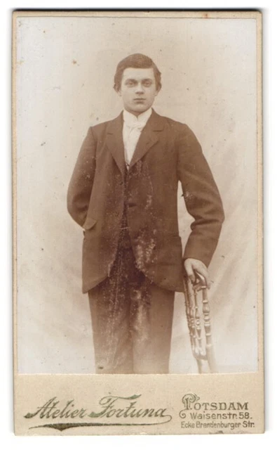 Fotografie Atelier Fortuna, Potsdam, Waisernstr. 58, Portrait Mann im Anzug mit