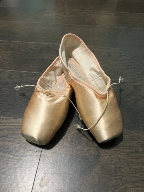 Freed Classic Pro Pointe shoes Castle Maker 5 XX Hard Shank