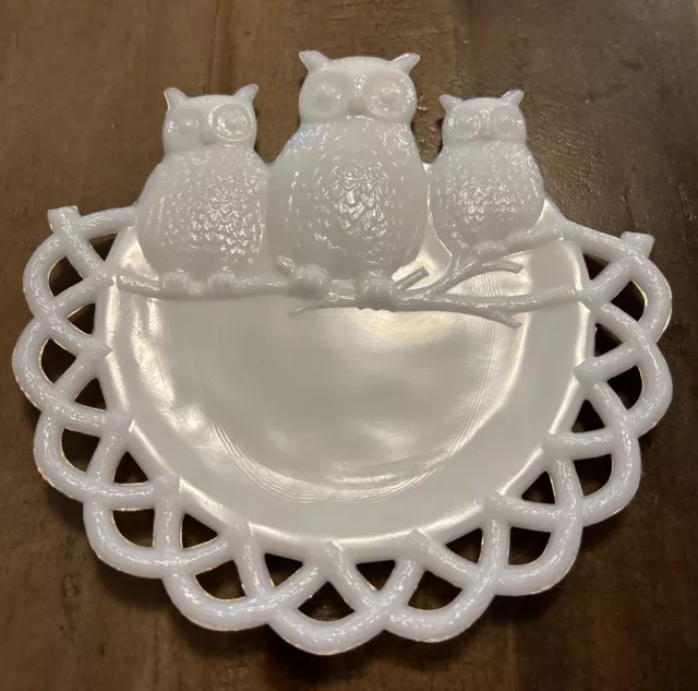 Westmoreland Milk Glass. Decorative Three Owls Plate (white). 1903- 1908.