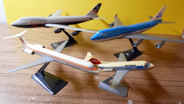 4 alte Snap Fit Flugzeuge BOEING 747 Fokker F28 McDonnel Douglas