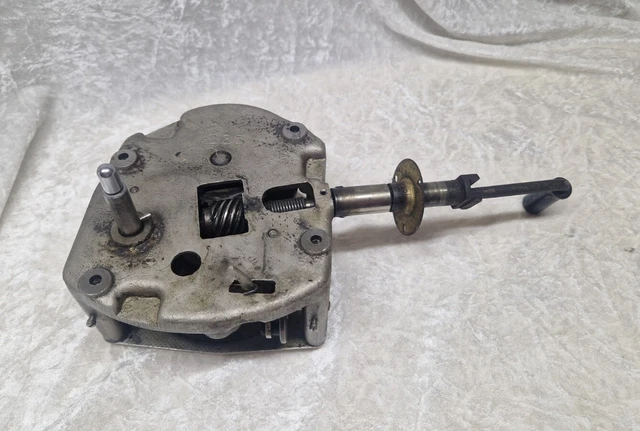 Columbia Gramophone Motor Wind up mechanical mechanism-