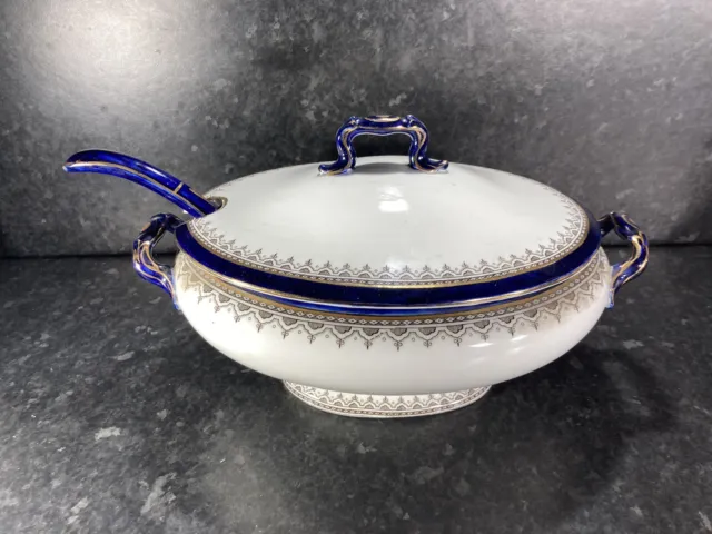 ROYAL DOULTON . Belmont Pattern . Large 12” Inch Lidded Tureen With Ladle.