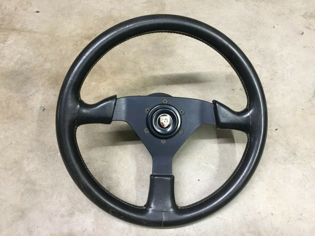 ☆ MOMO ステアリング V35 ボス ホーンボタンセット 美品