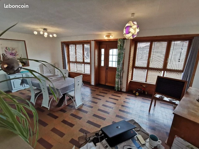 Maison atypique de bourgT6 en pierre 2