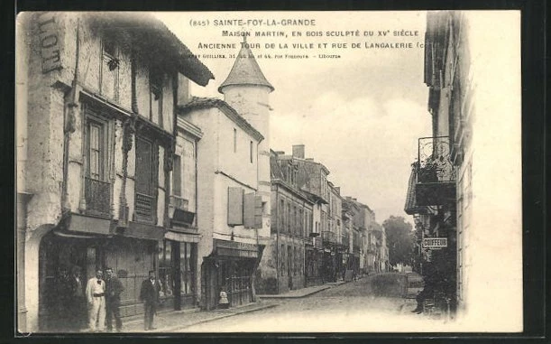 CPA Sainte-Foy-la-Grande, Maison Martin, en bois sculpture du XVe Siecle, ancie