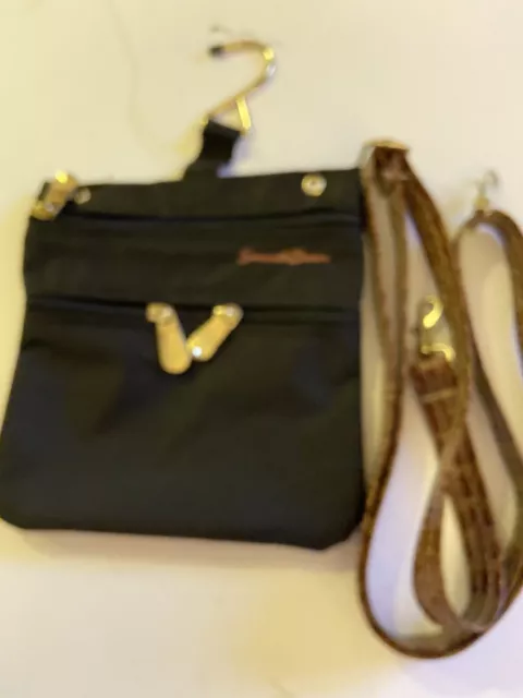 Samatha Brown Cross body purse zippered pockets lightweight travel 2