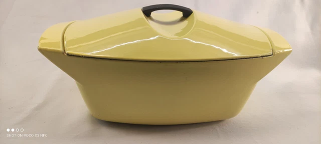Sold Price: Raymond LOEWY pour LE CREUSET Cocotte en fonte de couleur