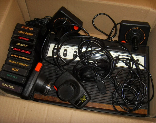 TOP QUALITY - RVB MOD (mieux que AV) + 6 jeux ARCADE Console Atari 2600 VCS LOT EUR 400,00 - FR