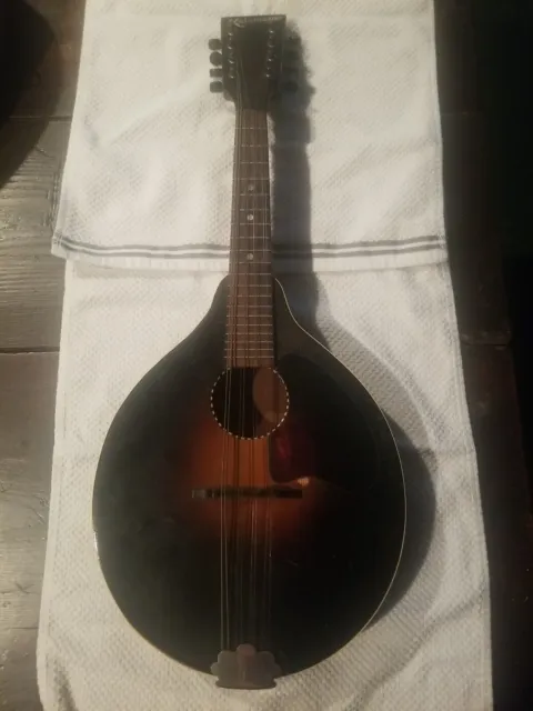 Vintage 1930's Kalamazoo KM-11? Mandolin and case (Gibson company)