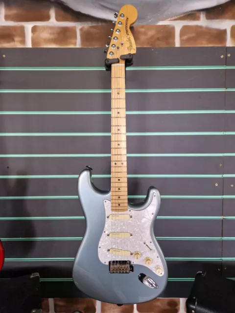 Fender Deluxe Roadhouse Stratocaster Metallic Ice Blue 2018 Electric Guitar 2