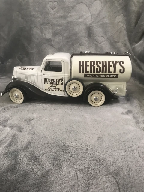 HERSHEY'S Milk Chocolate Snack Size Pokémon Special Edition Candy Bars 47 7 Oz Bag 100 Pieces