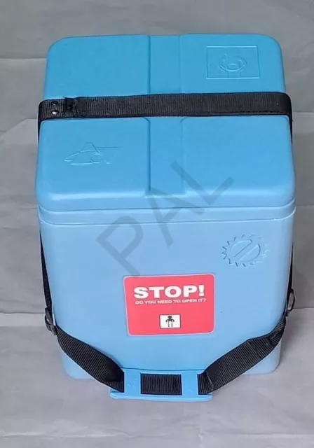 Small Vaccine Carrier Box Capacity 0.80 Liters 2 Ice packs 0.4 Liters