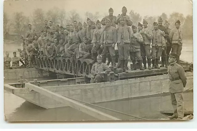 Carte Photo - Régiment du Génie, Militaires avec des gilets de sauvetage