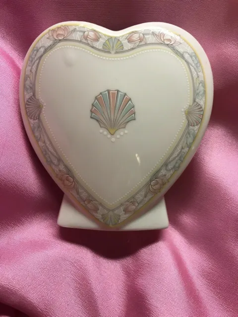 Bud Vase Shell Scallop Design Heart Shape.  Floral  4 1/4 X 4 1/4".  1980'S.