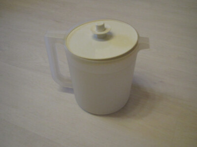 TUPPERWARE PIROSCHKA KANNE mit Vakuum Deckel Wasserkanne Saftkanne 20,5