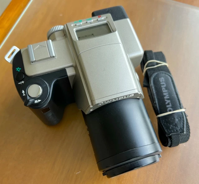 OLYMPUS CAMEDIA C-2500L 3x Zoom Vintage Digital Camera