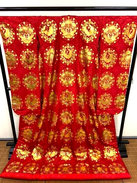 Japanese silk Uchikake Wedding Kimono Luxurious  Gold Kinsai pattern Vintage Red