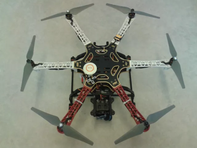 DJI F550 Hexacopter Naza V2 GPS E300 System 920Kv Motors ESC Tarot Gimbal Drone