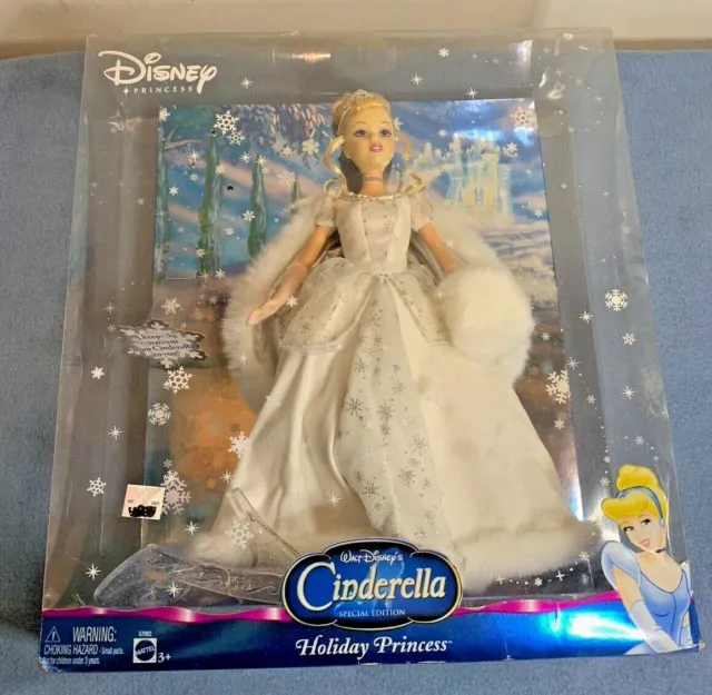 Disney Holiday Princess Cinderalla Doll | 2004 Special Edition | G7982 | NIB