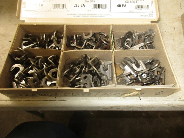 lot 305737 Control Shift Cable LOCK Starboard bracket Johnson Evinrude Outboard