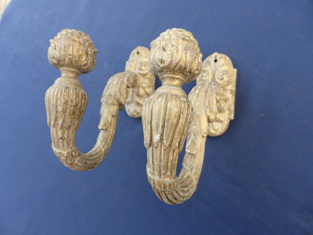 2 Embrasses De Rideaux Anciennes - Laiton Doré Style Louis XV - H 11,5 Cm