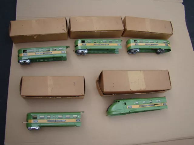 AMERICAN FLYER 1322RT ILLINOIS CENTRAL GREEN DIAMOND ENGINE & 4 CARS w/BOXES