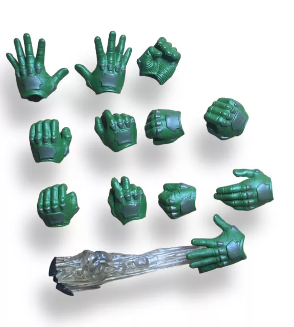 Mezco One:12 Robin – TWELVE INTERCHANGEABLE HANDS WITH BIRDARANG FX 1/12 Scale