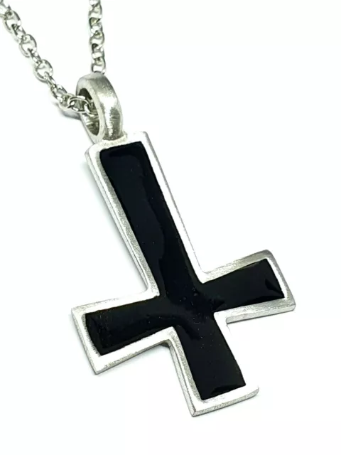 Invertiertes Kreuz Halskette Anhänger schwarz emailliert satanischer Luzifer okkulte 18 Zoll Kette