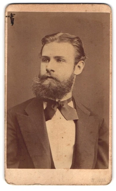 Fotografie Otto Reitmayer, München, Kaufinger-Str. 9, Eleganter Herr mit Vollba