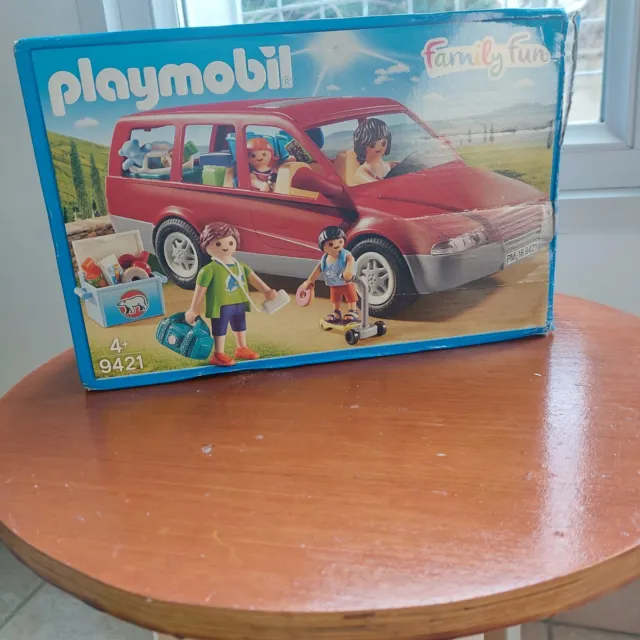 Playmobil Family Fun Famille avec voiture et caravane 9502 camping