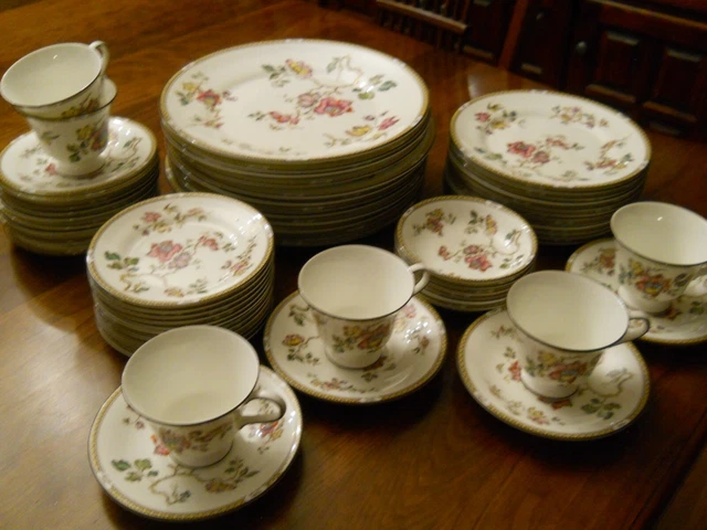 Wedgwood Swallow Dinnerware ~ Floral, Birds ~Dinner Salad Dessert Plates/Bowls