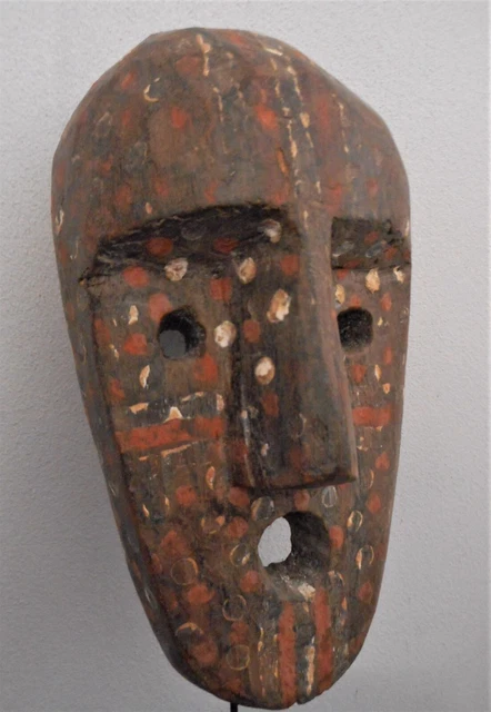 African wooden lega mask