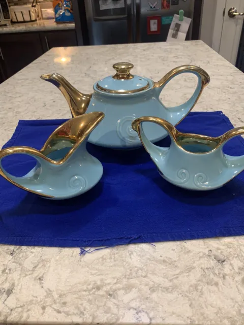 Vtg Mid-Century Modern Sky Blue Tea Pot Set. With Sugar and Creamer