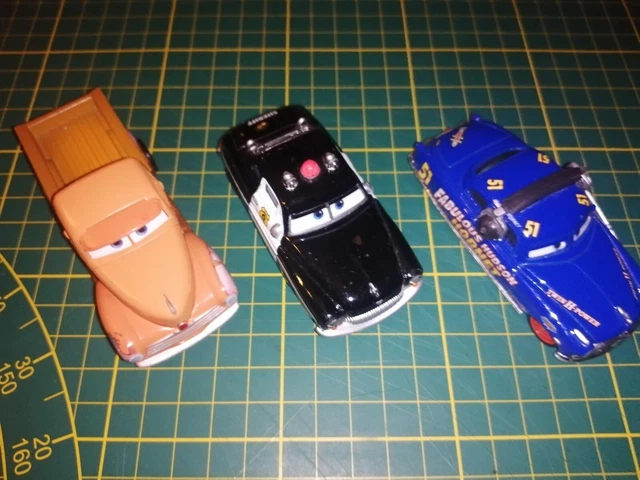 lot de  voitures cars disney pixar metal  d occasion voir photos avant achat