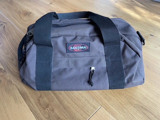 Eastpak compact 23l hot sale