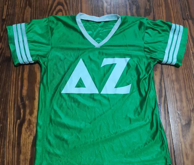 t-shirt medium delta zeta sorority greek football jersey 21 inches pit to pit