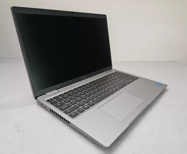 DELL LATITUDE 5520 15.6'' i5-1135G7 8GB 256GB SSD