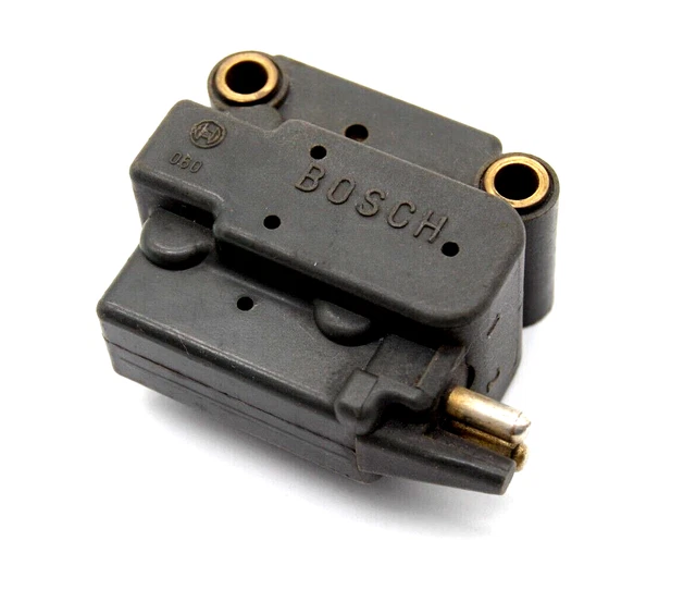 FUEL PRESSURE REGULATOR For Mercedes W124 W201 190E Cosworth 2.3 16V