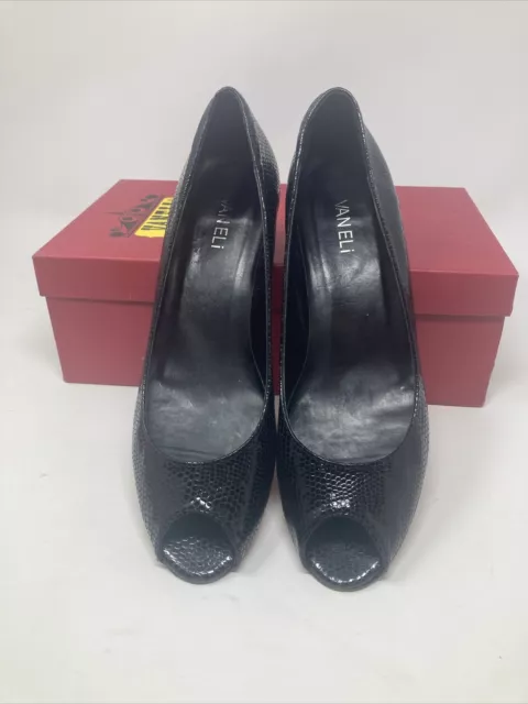 Vaneli Ladies Black Baxter Shoes. Size 10 S.   Soles Are Worn. See Pics