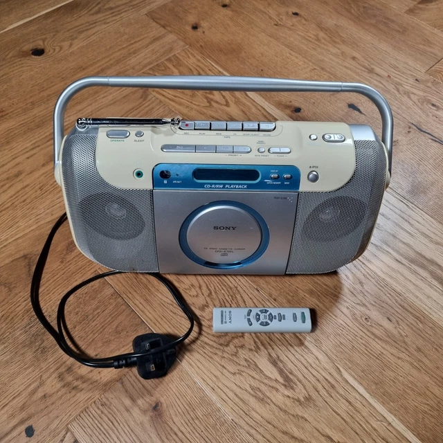 SONY CFDE100L RADIO, CD, Cassette Recorder With Remote Battery