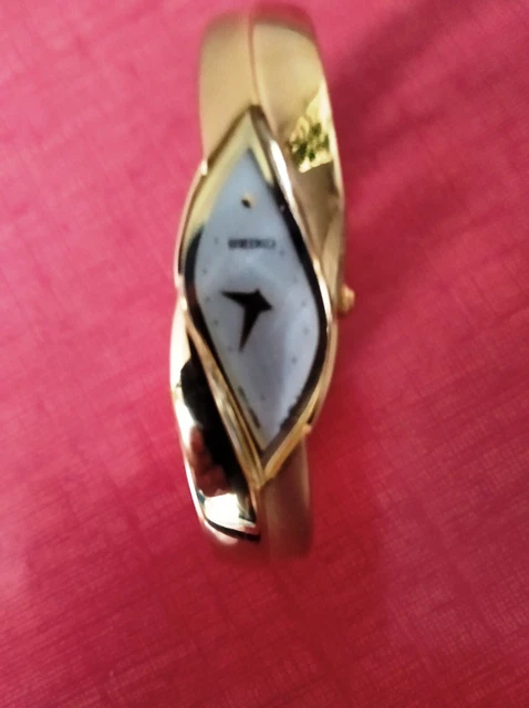 Montre seiko online femme dorée